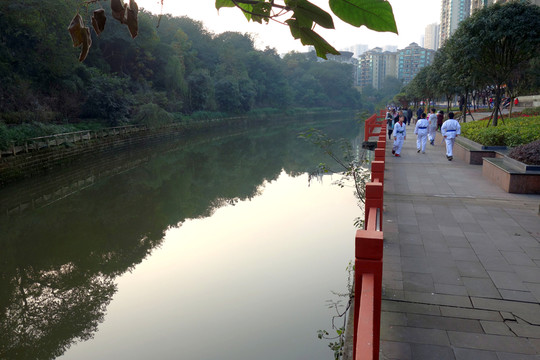 園林建筑 湖邊步道