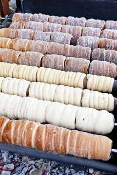 特殊的捷克糕點叫trdelnik