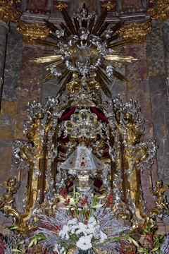 內(nèi)部的圣瑪麗教堂與Jesus布拉格嬰兒；小區(qū)；布拉格；捷克共和國