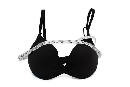 帶測量帶的Black Bra