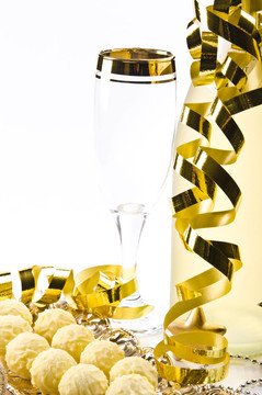 香檳酒；玻璃和新年前夕