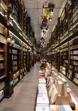 上海鐘書閣 書店內(nèi)景