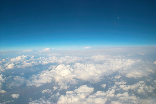 天空和云彩
