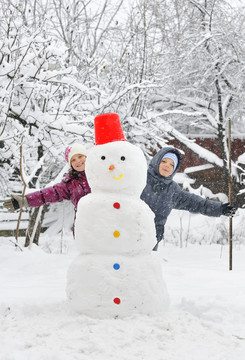 雪人和孩子