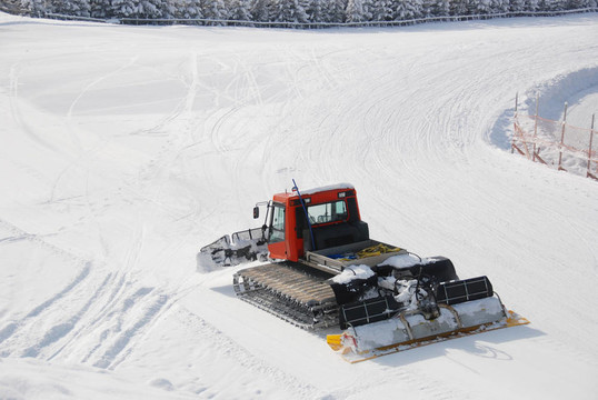 雪地履帶車備跑道