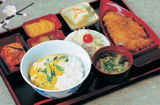 食品和菜肴