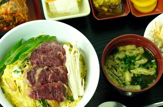 食品和菜肴