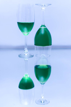 玻璃杯