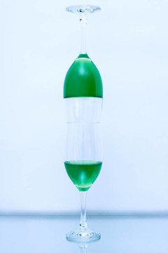 玻璃杯