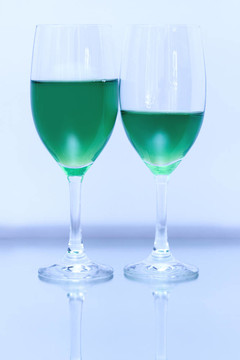 玻璃杯