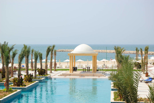 游泳池和沙灘區(qū)；UAE