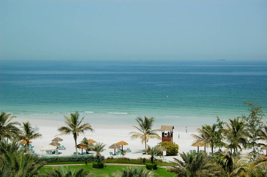 豪華酒店的海灘；阿吉曼；UAE