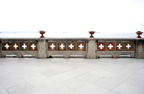 城垛；Miramare castle