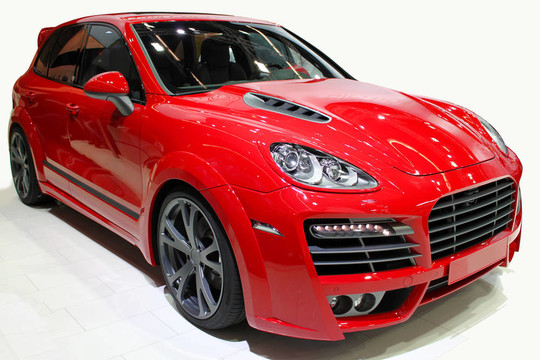 紅色的運動型SUV