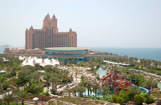 迪拜；UAE - 8月28日：亞特蘭蒂斯號(hào)Aquaventure水上樂(lè)園