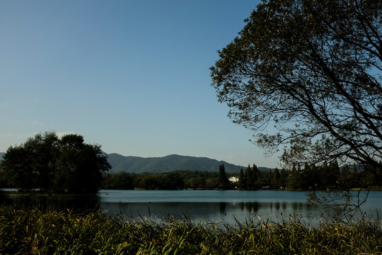 湖光山色
