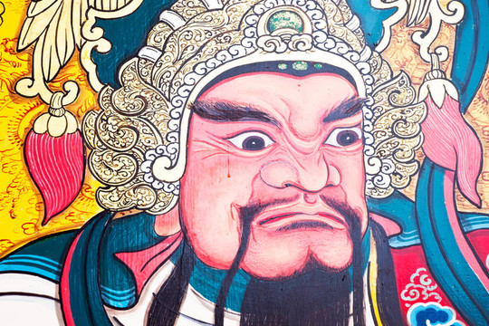 傳統(tǒng)的寺門(mén)型在中國(guó)城泰國(guó)。中國(guó)的神門(mén)上