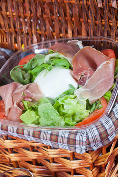 Bufala mozzarella沙拉