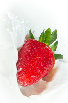 草莓濺奶