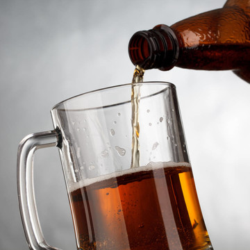 經(jīng)典啤酒杯
