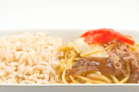 泰國(guó)菜；豬肉炒米飯