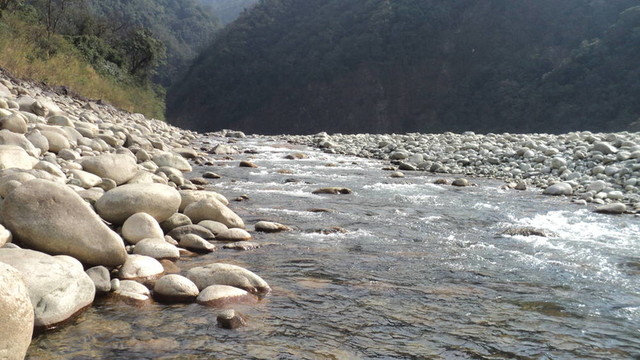 河