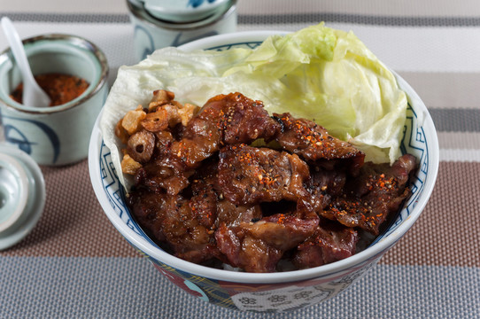 烤肉丼飯