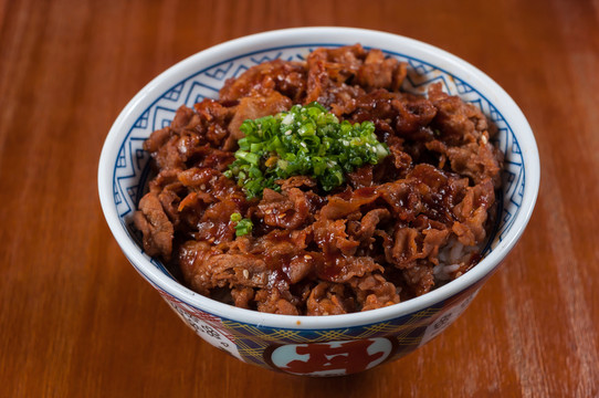 牛肉丼飯
