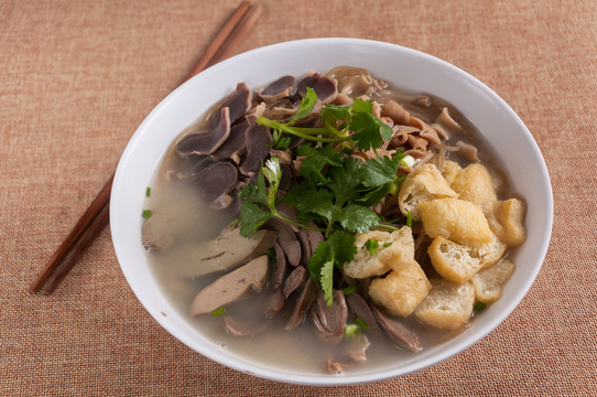 鴨血粉絲湯