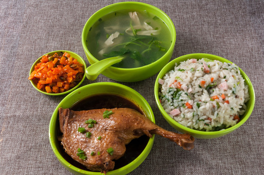 菜飯骨頭湯