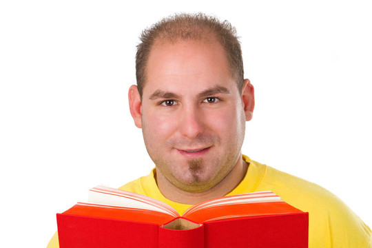 年輕人讀一本書