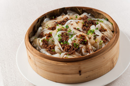 肉醬蒸河粉