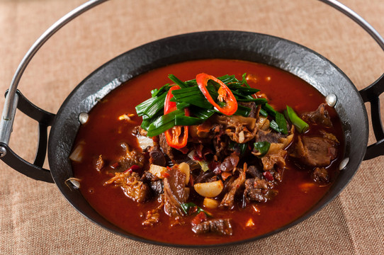 鐵鍋黃牛肉