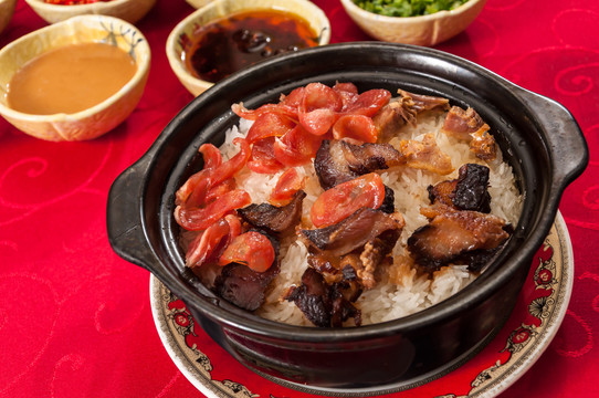 臘味煲仔飯