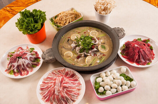 石鍋魚(yú)火鍋