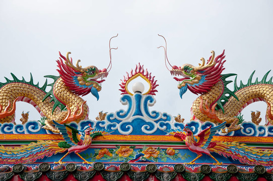 中國式龍雕像