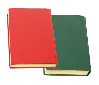 白色背景的綠皮書和紅皮書