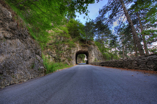 山路隧道
