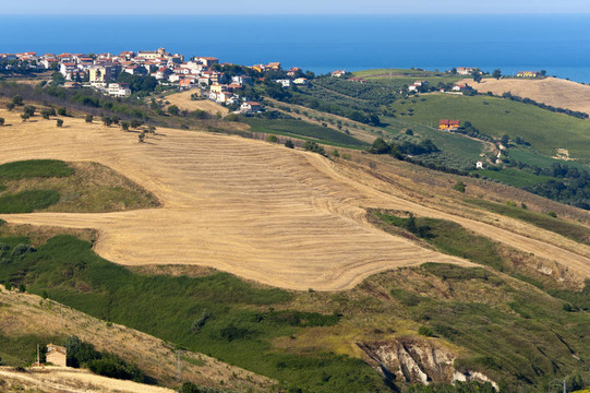 阿特里自然公園（Ancona；Abruzzi；意大利）；景觀在夏天；