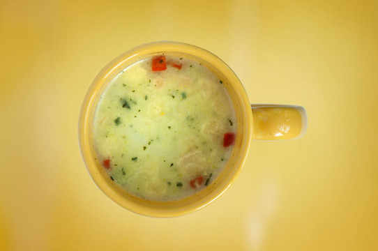 杯子里的蔬菜湯