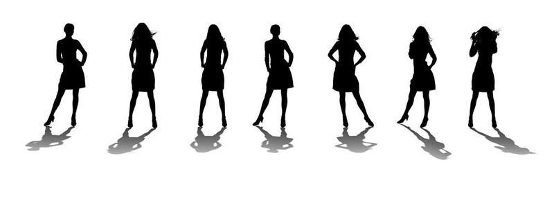 倒影的女人的剪影