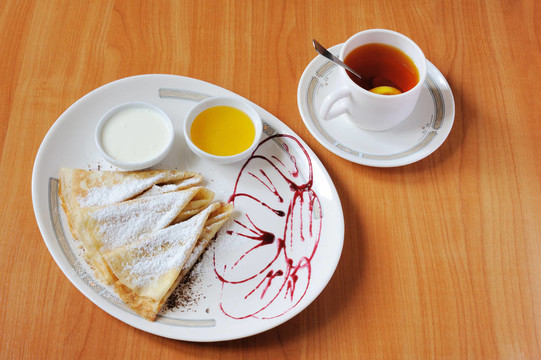 茶和煎餅加糖