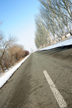 具有標(biāo)記的道路