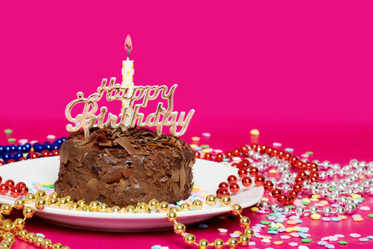 特寫巧克力生日蛋糕