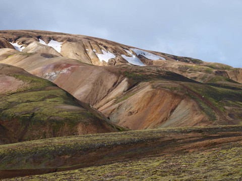 在Laugavegur Hills；冰島