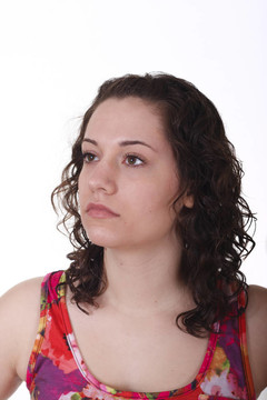 Young Brunette抬頭一看，對(duì)嚴(yán)重