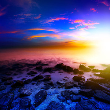 超現(xiàn)實(shí)的海景：日出彩虹原行星。廣場(chǎng)組成。