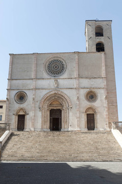 Duomo di托迪