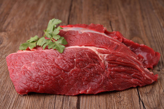 生牛肉片