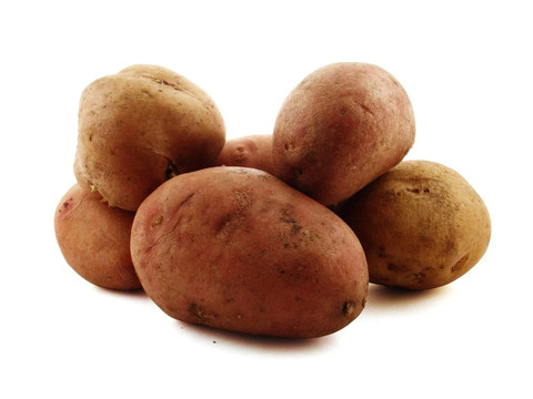 土豆是一个白色的背景。